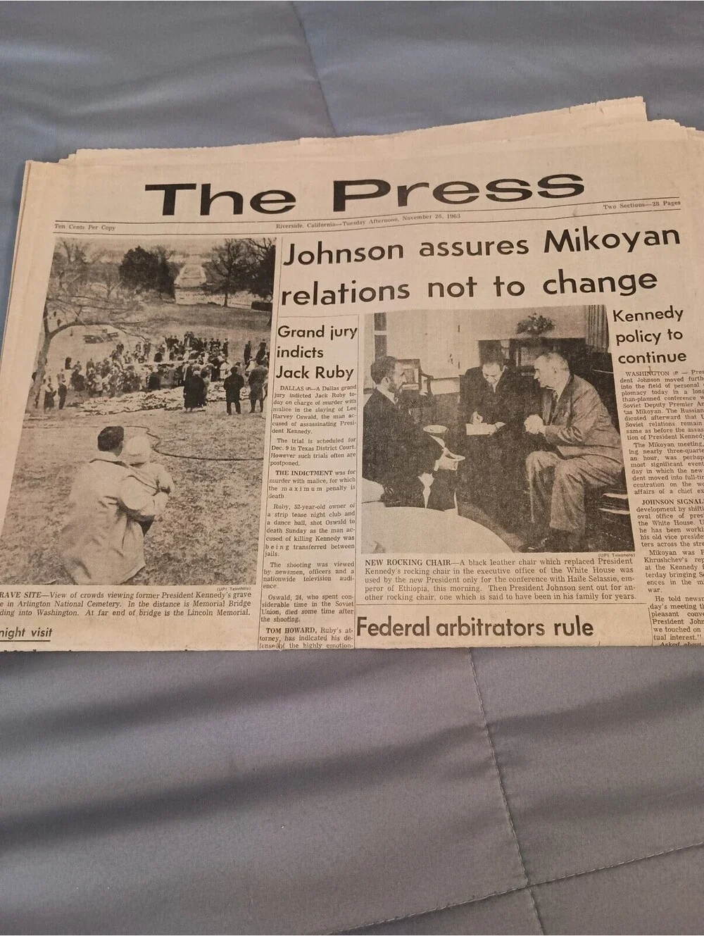 Lot of jfk assassination newspapers nov 22-26 1963